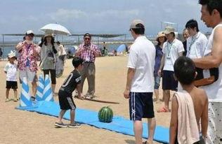 亲子沙滩走秀视频,欢乐时光，共筑美好回忆