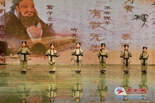 论语朗诵表演视频,朗诵表演再现千年智慧