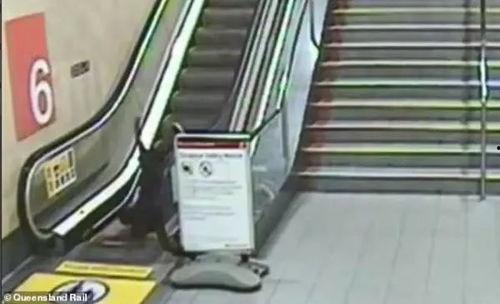 手扶梯视频,手扶梯上的生活百态